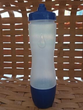 Tupperware Snack/CUP/WATER HOLDER. "STOW N' GO" VINTAGE/RETIRED ITEM, 1990'S